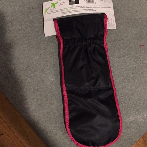 Flat iron case with heat resistant lining - Picture 3 of 3